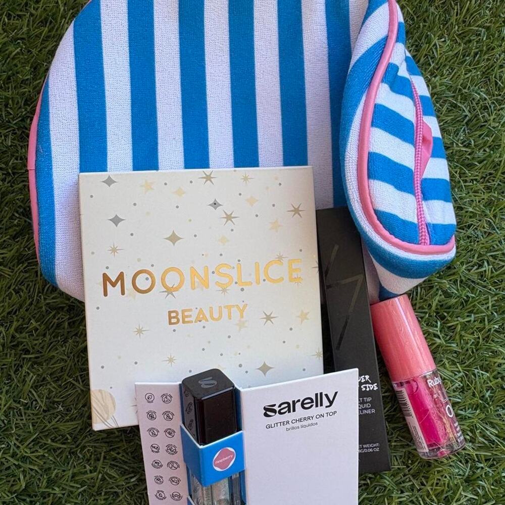IPSY BUNDLE Blush set, eyeliner, lip oils